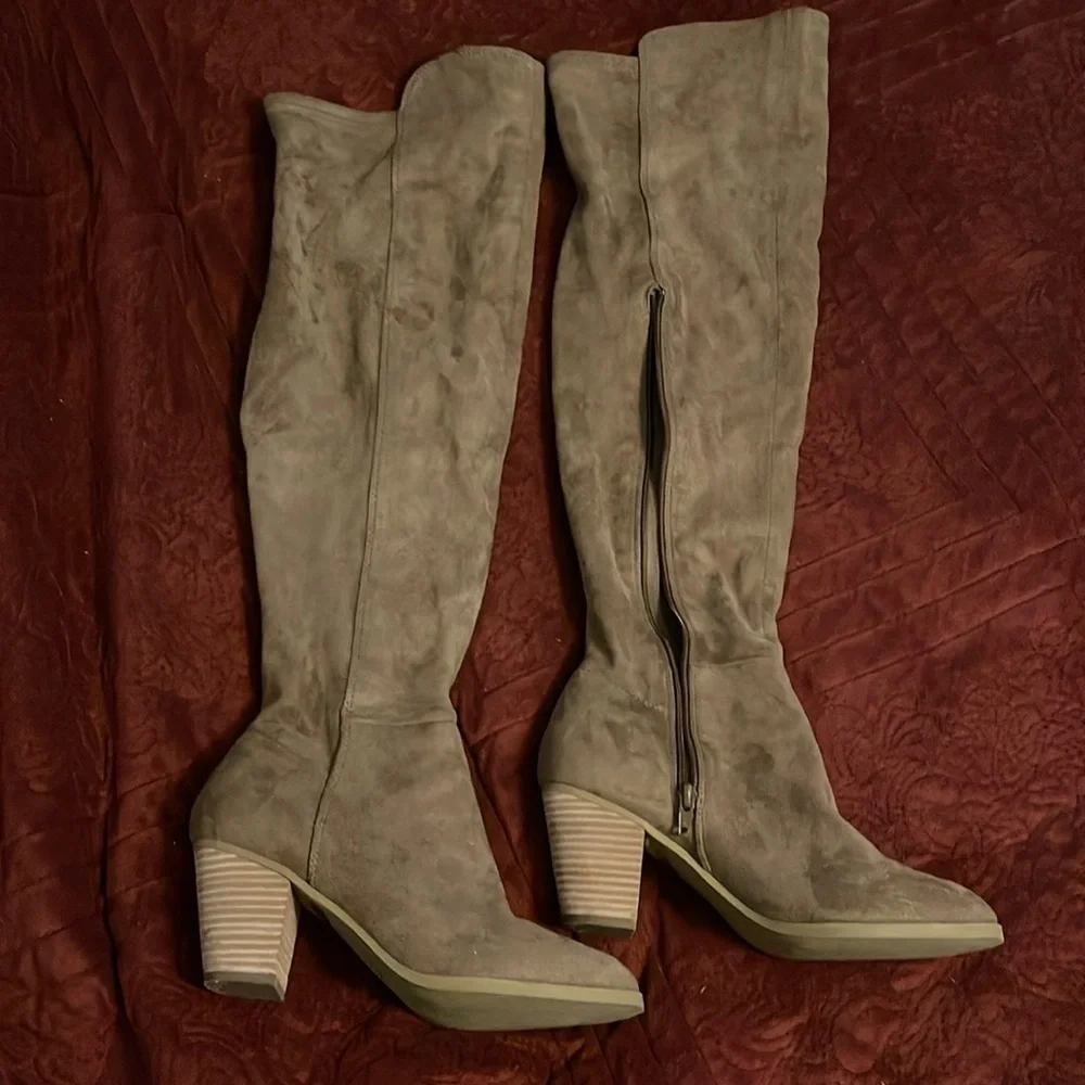 REPORT over the knee boots 3”heels suede feel women’s size 9 Taupe color walking